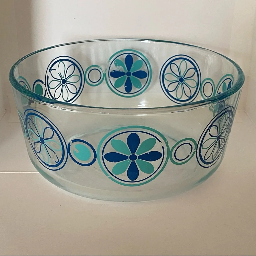 Pyrex vintage “pinwheel”